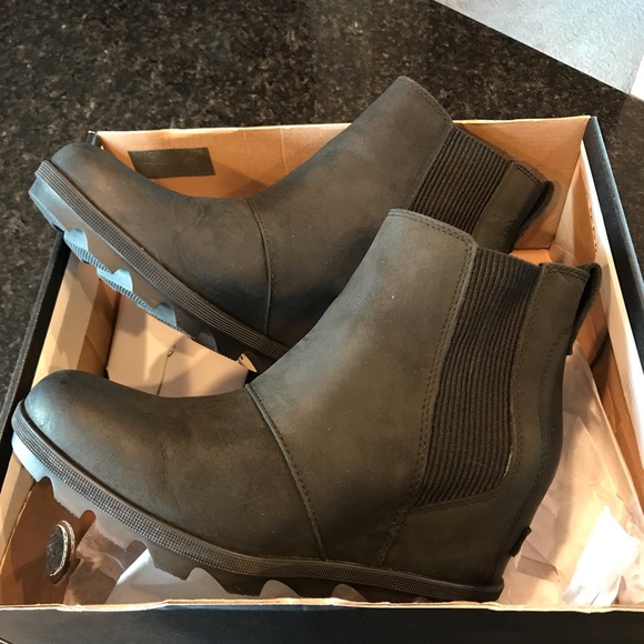 New Sorel Joan of Arctic Wedge II Chelsea Boot, Black Wedges, Sorels, Booties - Picture 8 of 16